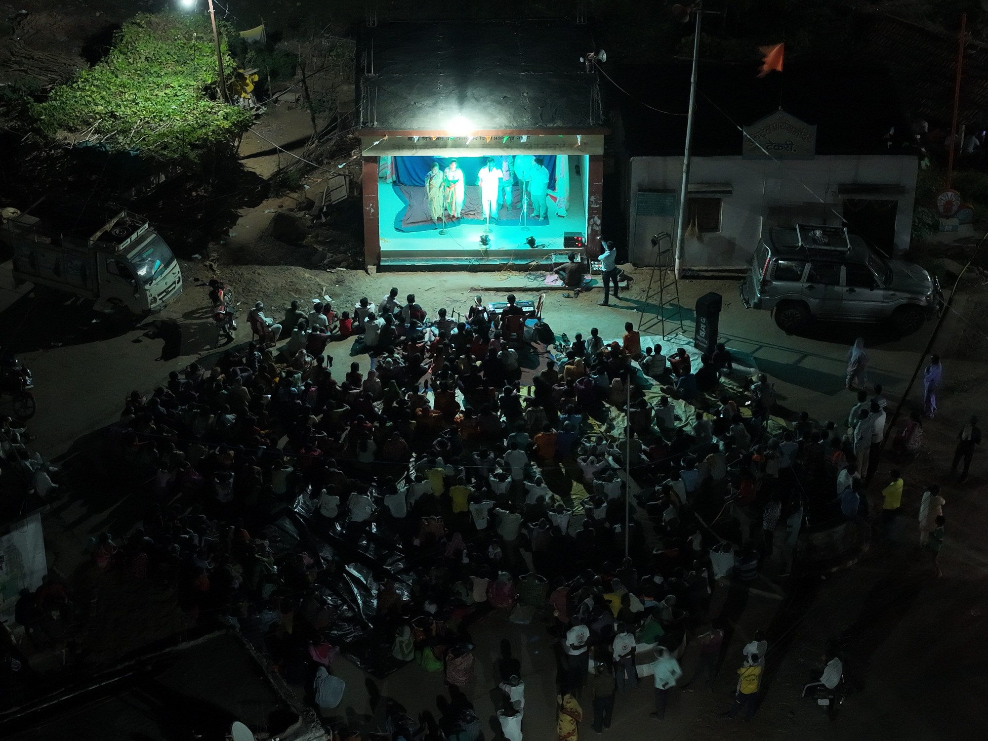 WCT - TIGERS, FORESTS, & COMMUNITIES - Audience at the edutainment programme in Tekari village part of Greater Tadoba Landscape. The programmes held at night attract people of all age groups and is attended in large numbers. The artists performing the play are well known belonging to the local theatre industry called Jhadi Patti industry.